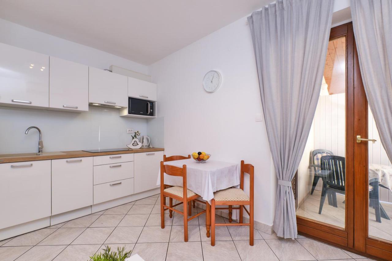 Apartment Budinic Mali Lošinj Exterior foto